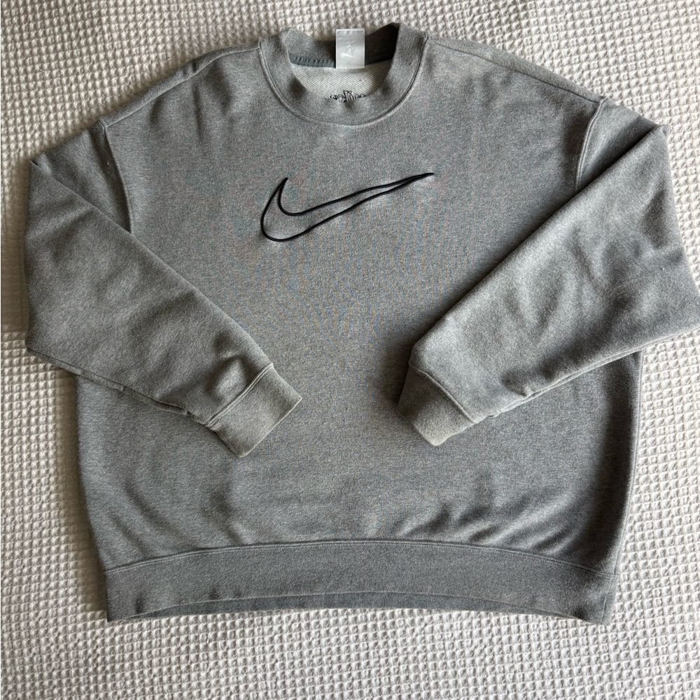 NIKE Men's Gray Sweater